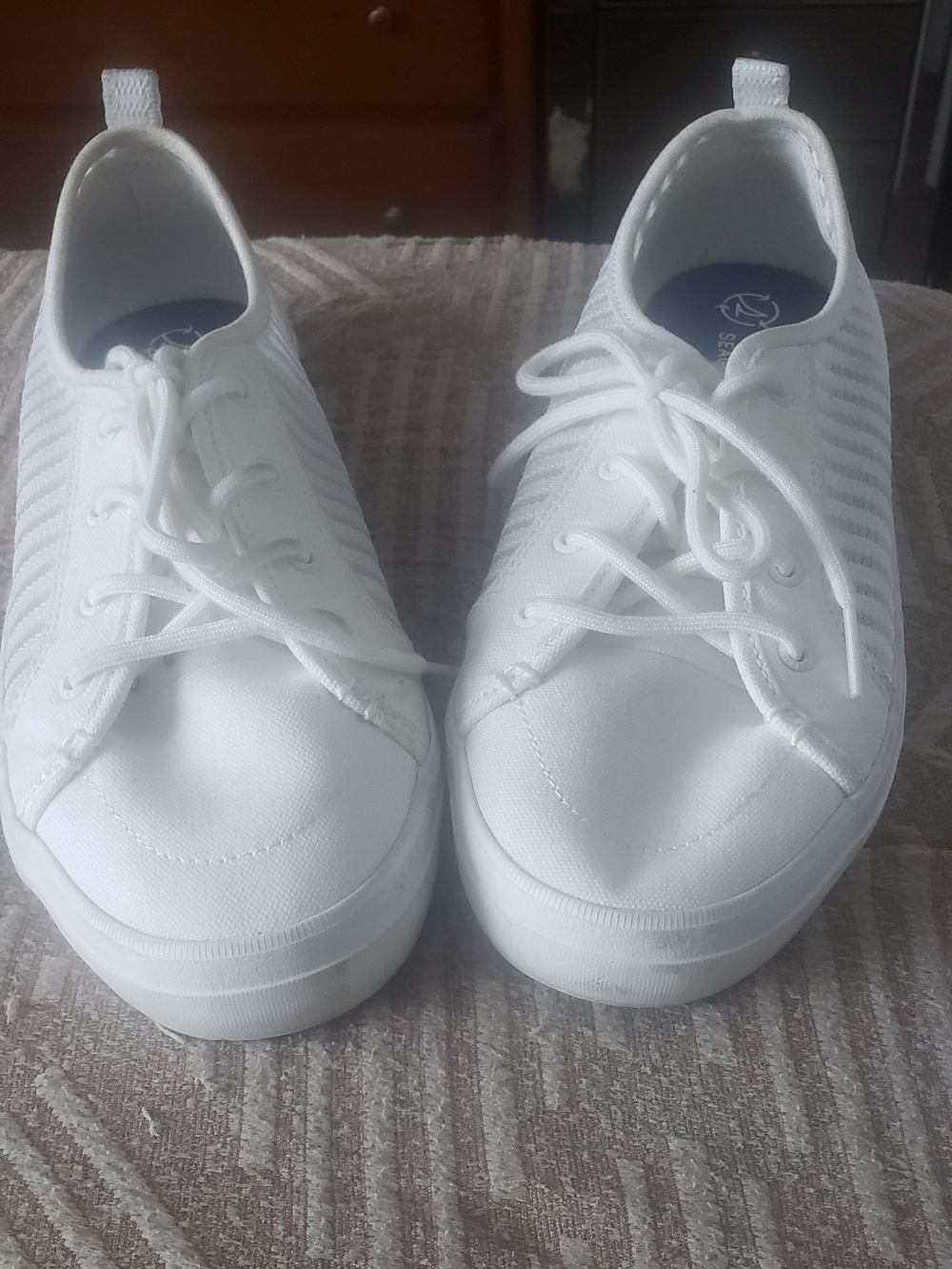 Sperry White Lace-Up Sneakers. Size 11